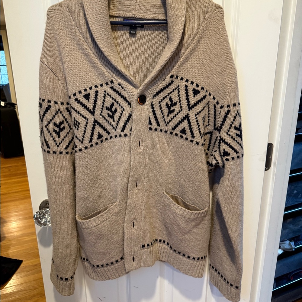 Patagonia Men's Tan and Black Cardigan